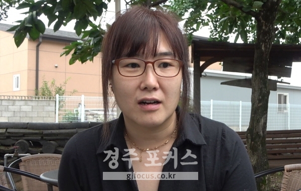 이진숙씨가 지난 7월24일 경주포커스와 인터뷰하는 모습.